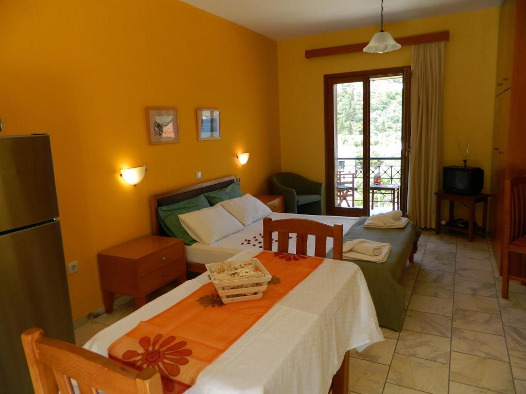 Forkis Apartments Vathy  Rum bild